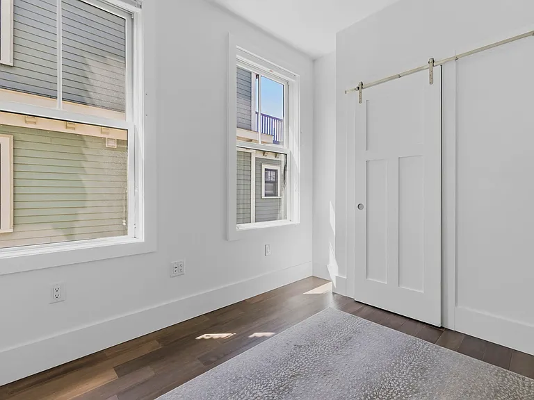 10 Spring Garden St #3 — Photo 14