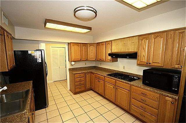 2nd image of 7003 Oak Hill Rd