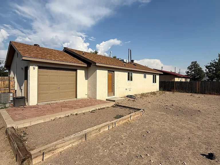1407 El Camino Real St — Photo 27