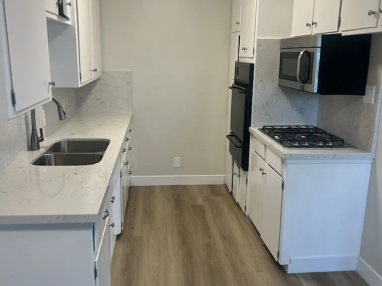 4350 N Lakewood Blvd #8 — Photo 3