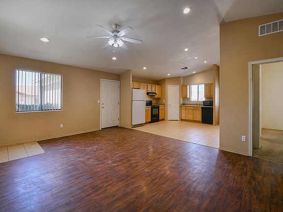 3rd image of 2125 E Vera Cruz Vis