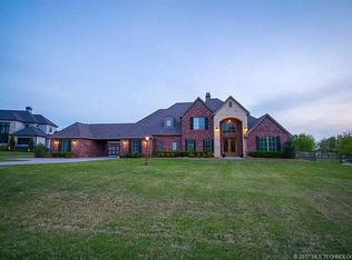 18632 E Crooked Oak Dr, Owasso, OK 74055