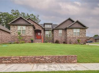 1304 Sycamore St, Cave Springs, AR 72718