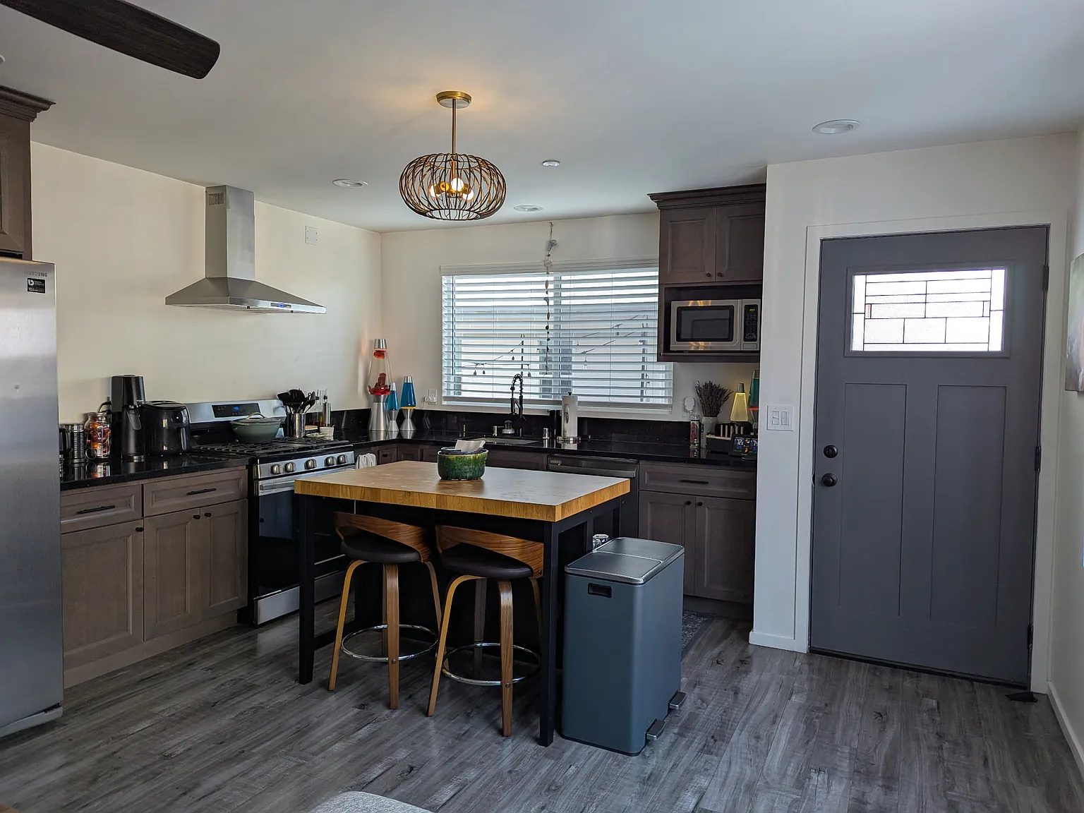 2 bed, 2.5 bath, 1100 sqft, $3,395 — Photo 2