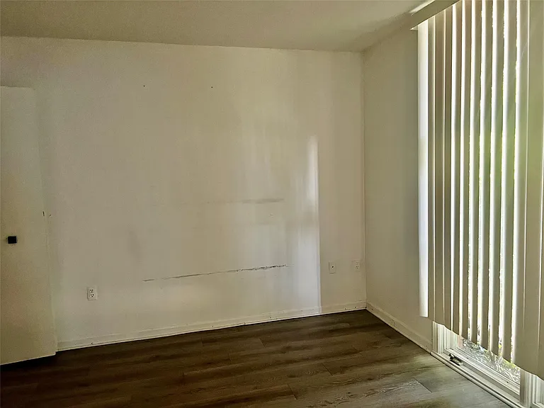 6330 Odessa Dr — Photo 5