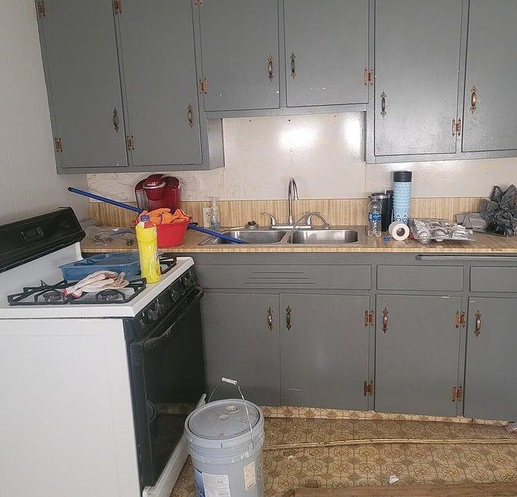 2nd image of 224 W South Street
