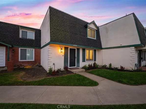 20326 Gardenia Dr, Huntington Beach, CA 92646
