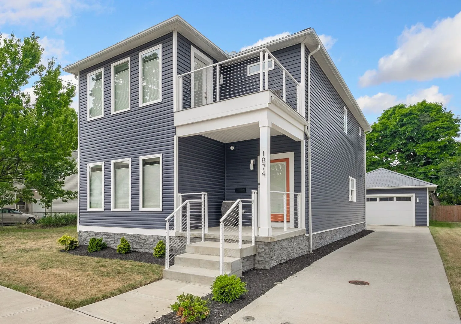 Modern and Spacious: 4 Bedroom / 3 Bathroom House for Rent — Photo 1