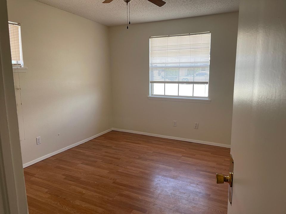 1st image of 10461 Warren St