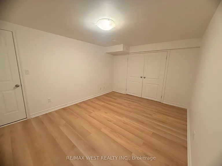 334 Silverthorn Ave #C — Photo 9