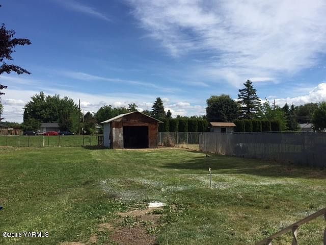 2nd image of 619 Highland Dr