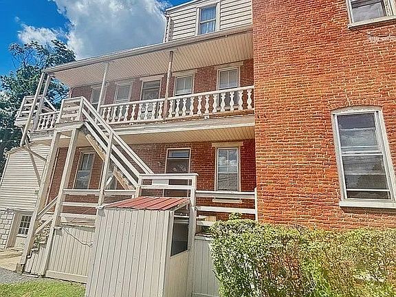 4th image of 942 Columbia Ave APT 2
