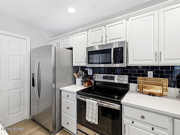 4th image of 10621 Dry Creek Way
