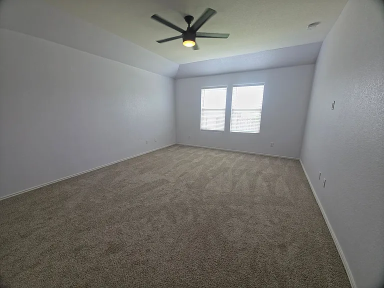 746 Carol Dr — Photo 13