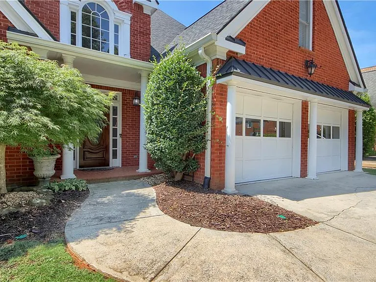 312 Declaire Way NE — Photo 2
