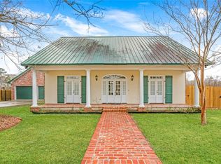 20328 Fairway Dr, Springfield, LA 70462