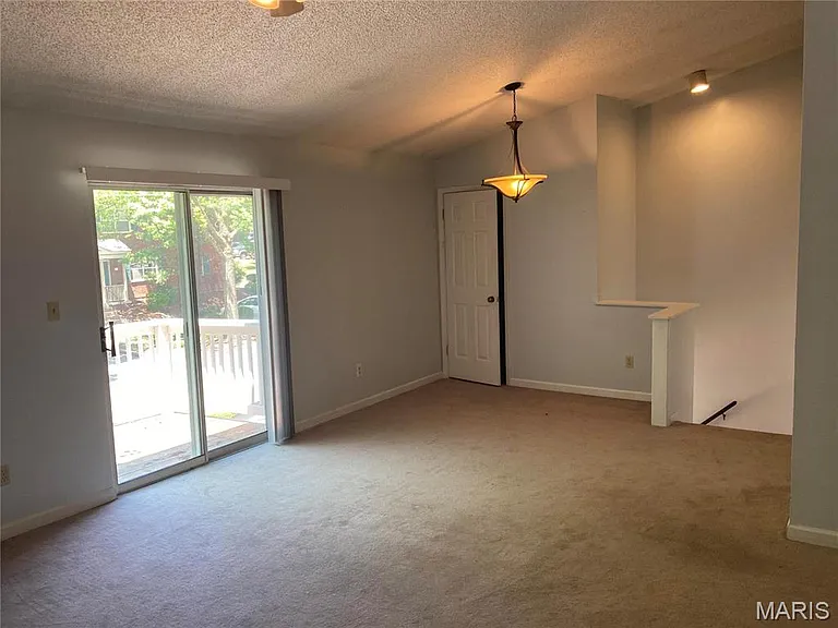 1690 E Swan Cir — Photo 9