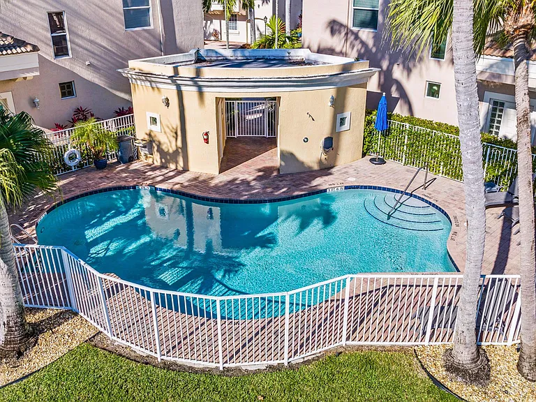 Resort Ln — Photo 5