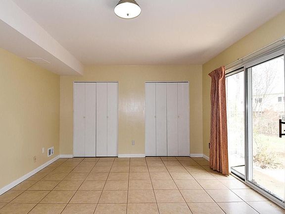 2nd image of 1043 Warbler Pl