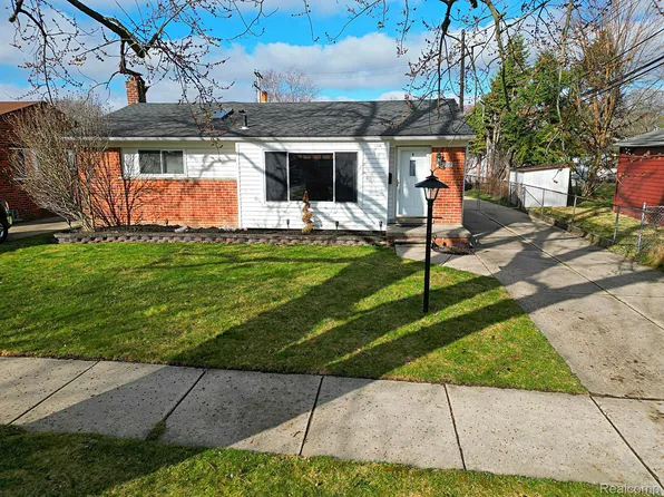 18369 Macarthur St, Redford, MI 48240