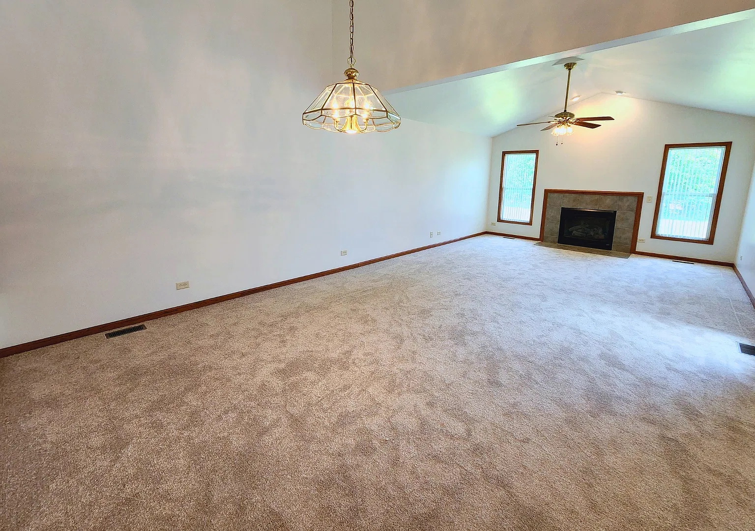 3 bed, 2.5 bath, 1625 sqft, $2,700 — Photo 4