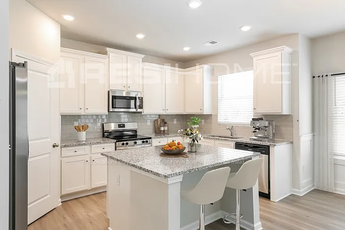 4 bed, 2.5 bath, 1931 sqft, $2,475 — Photo 4