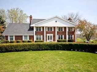 582 High Knl, Grafton, WI 53012