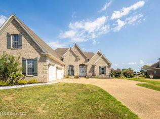 12868 Arbor Dr, Olive Branch, MS 38654
