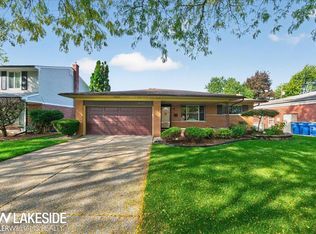 30233 Sharon Ln, Warren, MI 48088