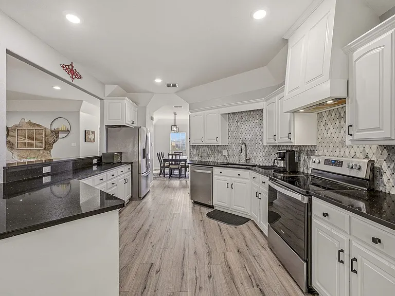 1703 Sully Ct — Photo 7