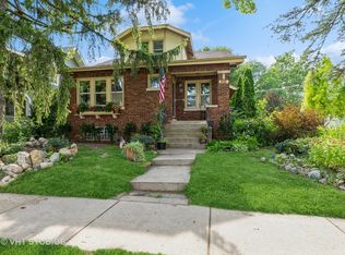 202 S Highland Ave, Arlington Heights, IL 60005