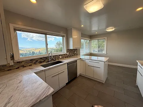 13005 La Cresta Dr — Photo 7