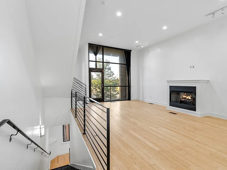 3200 Thomas Ave — Photo 10