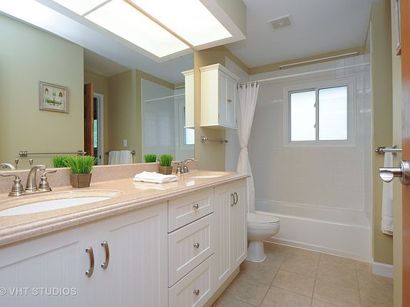 4th image of 929 E Carpenter Dr
