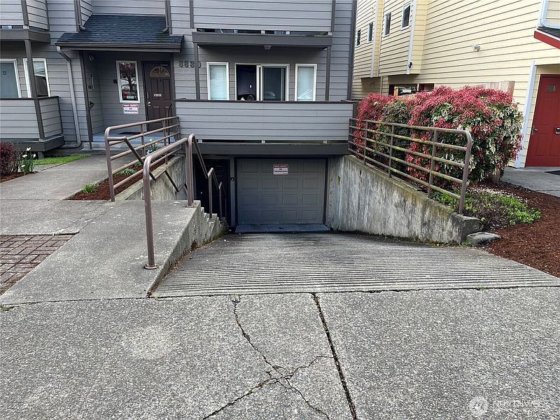 4th image of 8830 Nesbit Avenue N
