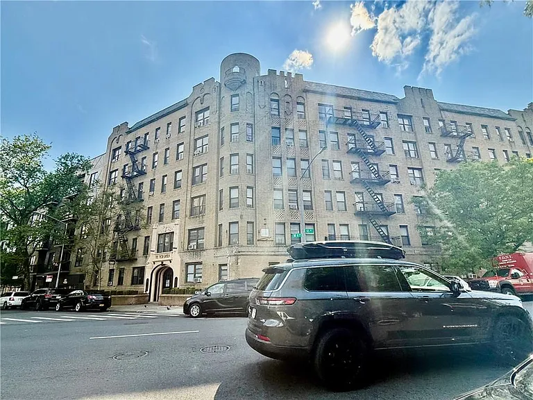 1402 W 4th St #D16 — Photo 12