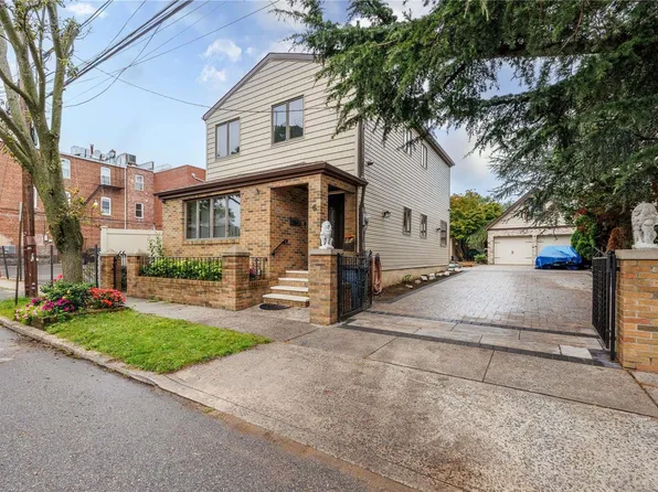 6 S 4th Street, New Hyde Park, NY 11040