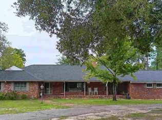 608 Lyndale Dr, Hartsville, SC 29550