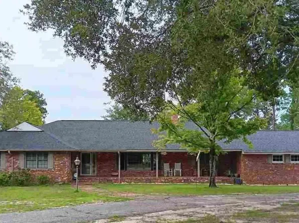 608 Lyndale Dr, Hartsville, SC 29550