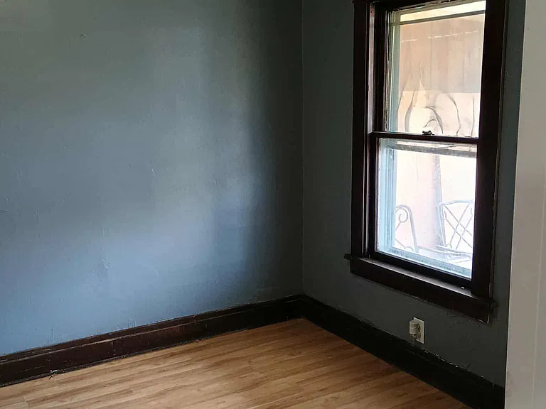 176 Chadduck Ave — Photo 4