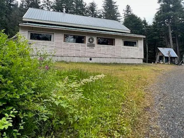 12182 Guinevere Dr, Seward, AK 99664