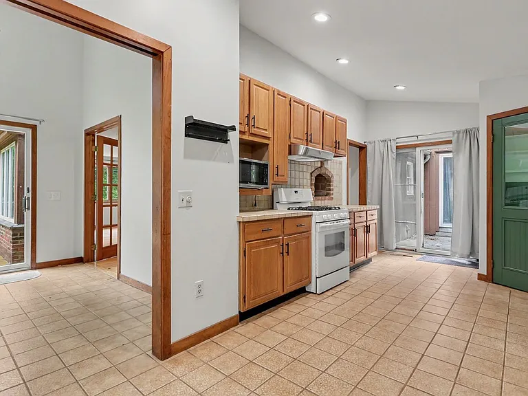 52 Stanley Rd — Photo 18