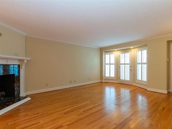 5th image of 1105 W 47th St APT B