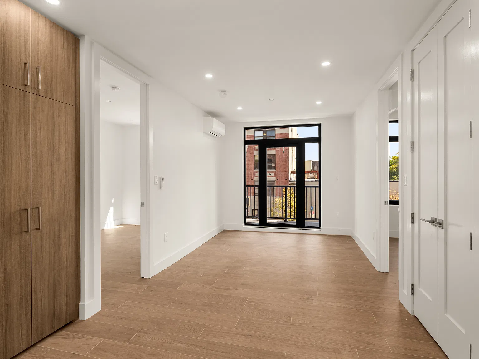 76 Clinton Avenue — Photo 4
