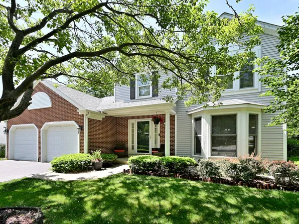 88 Jansen Ln, Vernon Hills, IL 60061