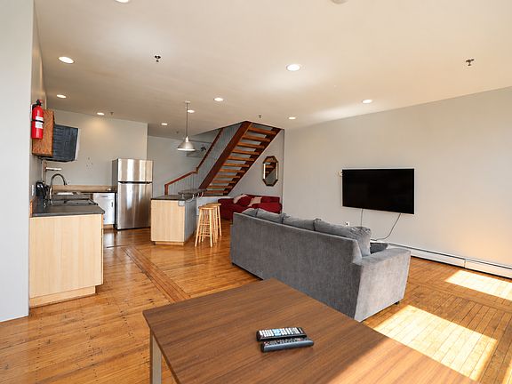 2nd image of 74 Carroll St #R3-3