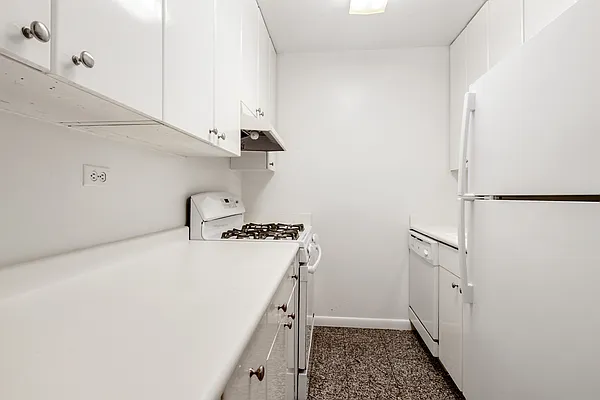 Rented by Weichert Manhattan Midtown | media 11