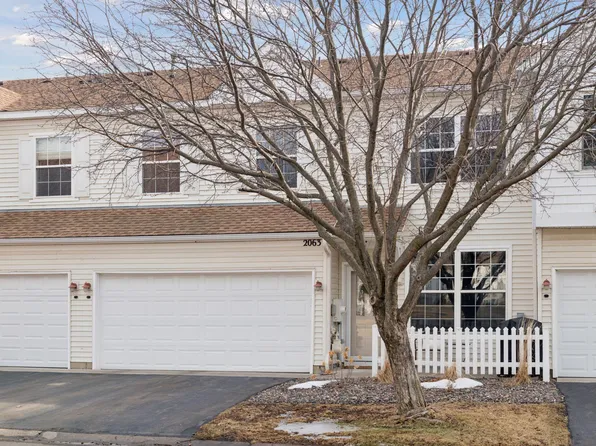 2063 Blue Sage Ln W, Chanhassen, MN 55317
