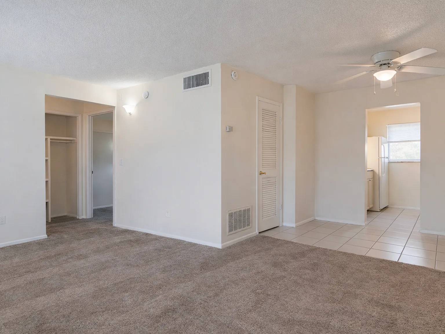 Midway Court Apartments — Photo 2