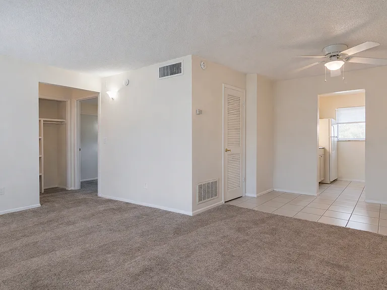 Midway Court Apartments — Photo 2